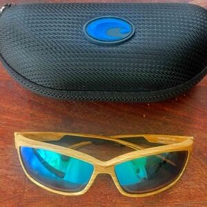 Costa Manta MT 86 With Unscratched Lenses. Unisex.
